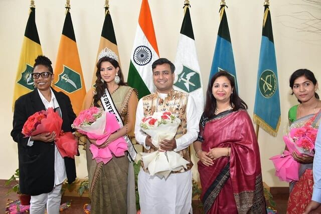 Yogi Amrit Raj With Miss Universe Harnaaz Kaur Sandhu